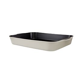 Maxwell and Williams Cast Lite Non-Stick Roaster 38x28.4x5.5cm Ecru Gift Boxed